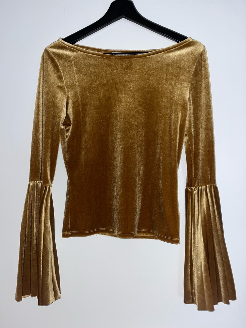 Velvet Bell-Sleeve Top in Gold
